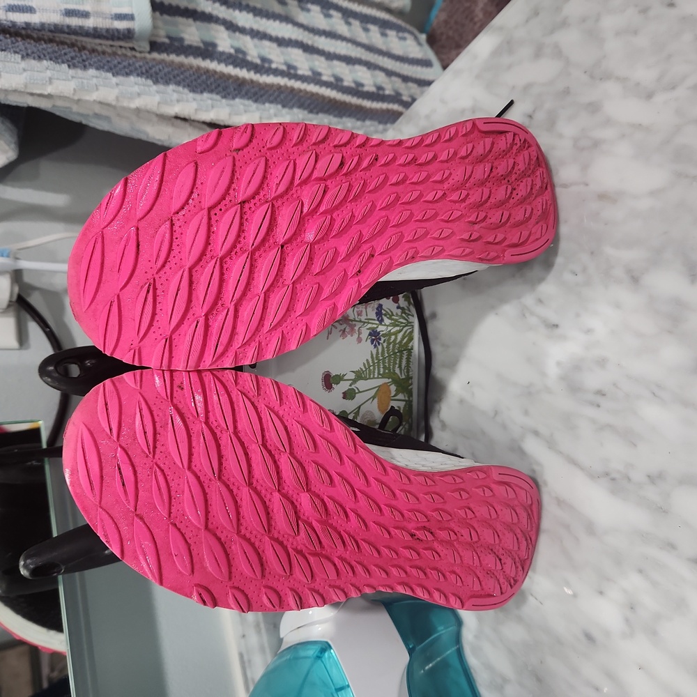 New balance sneakers with fresh foam - Picture 7 of 7